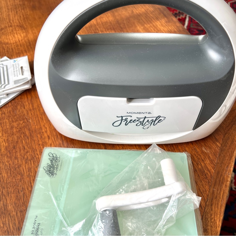 New die cutting &embossing machine